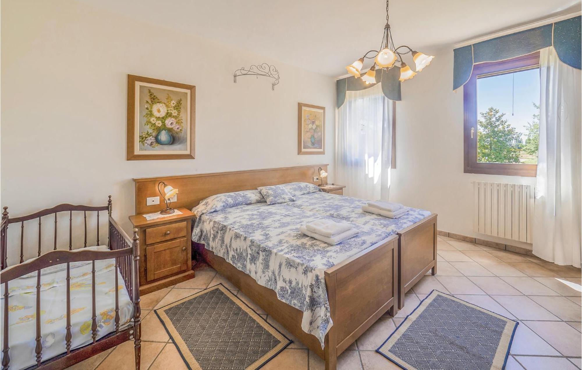 Awesome Home In Ariano Nel Polesine With Kitchen San Basilio Esterno foto