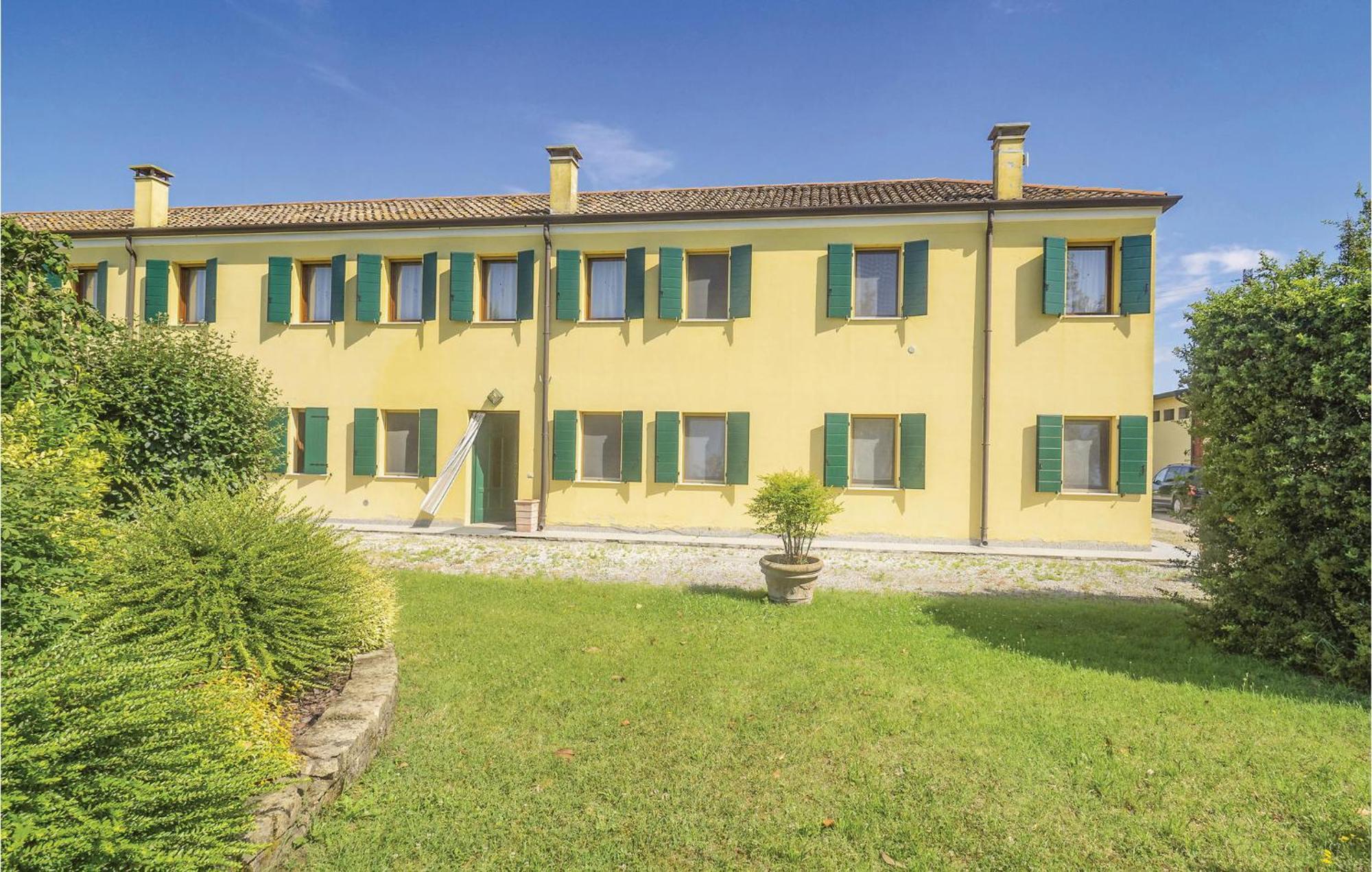 Awesome Home In Ariano Nel Polesine With Kitchen San Basilio Esterno foto