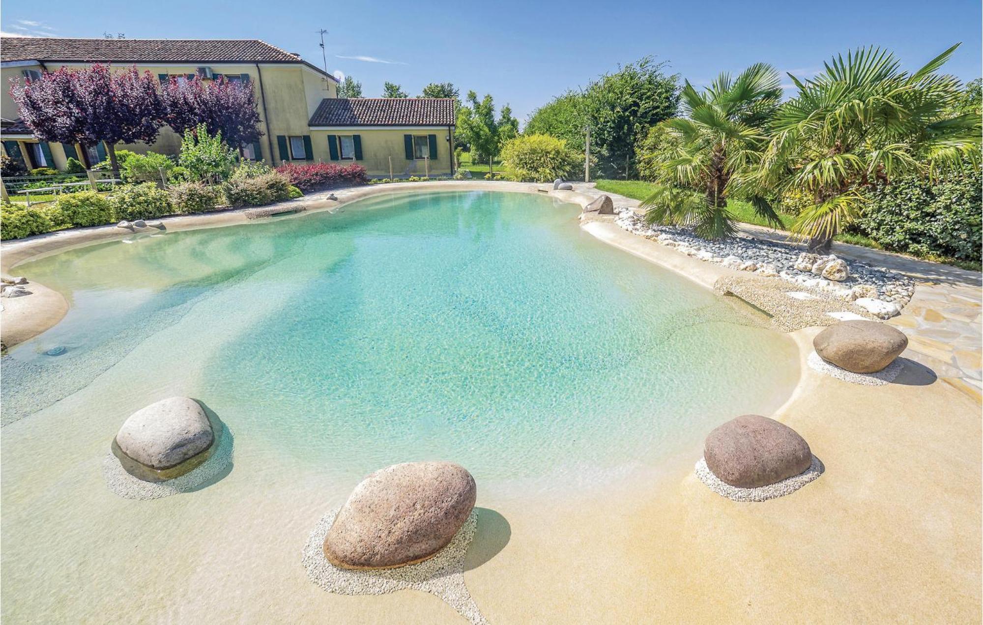 Awesome Home In Ariano Nel Polesine With Kitchen San Basilio Esterno foto